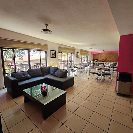 Hotel Ejecutivo Aeropuerto Alvaro Obregon Εξωτερικό φωτογραφία