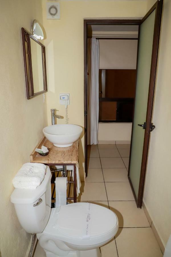 Hotel Ejecutivo Aeropuerto Alvaro Obregon Εξωτερικό φωτογραφία